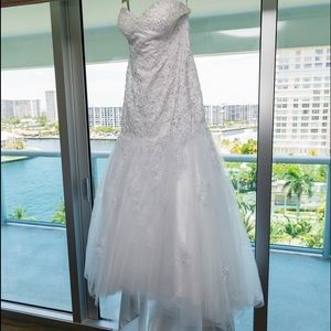 New Mermaid Tulle Wedding dress train and corset